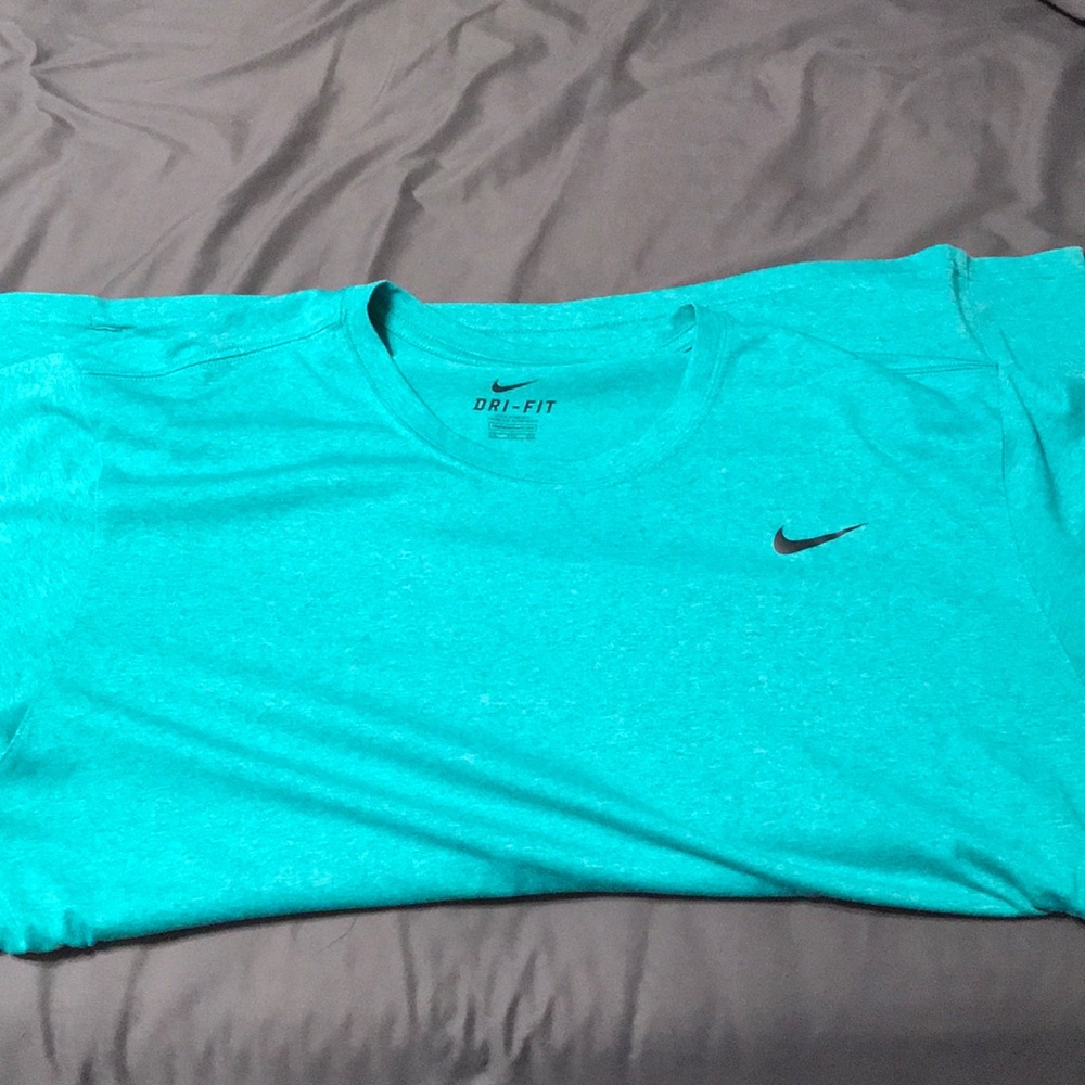 Nike DriFit shirt. Size XXL. EUC.
